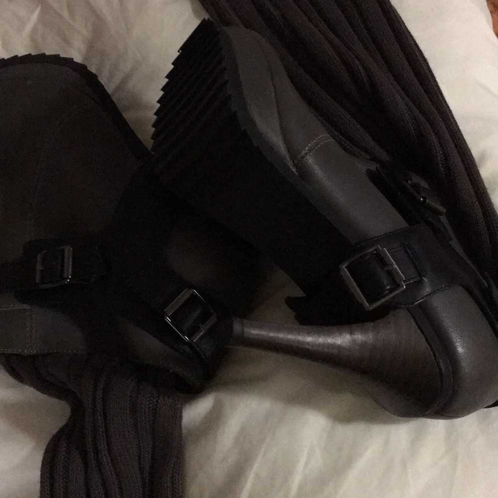 Sock Shoe - Picture 3 of 3
